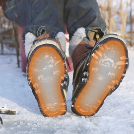 MR.ICE Feet Warmers for Men - 20 Pairs Air Activated Foot Warmers for Feet - Up to 9 Hours of Insole Foot Warmers - Winter Hiking, Skiing, Fishing, Hunting, Camping Heating Pads for Feet - L Size