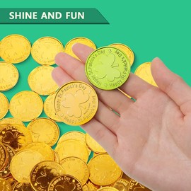 Civaner 100 Pieces St. Patrick's Day Shamrock Coins Plastic Coins Shamrock Coins Lucky 3 Leaf Plastic Coins Table for St. Patrick's Day Decors Party Supplies (Gold, Green)