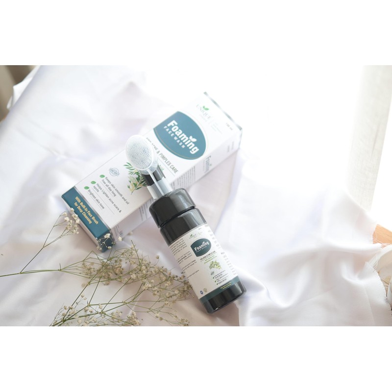 UNIQUE ESSENCE Foaming Face Wash for Acne & Pimples |