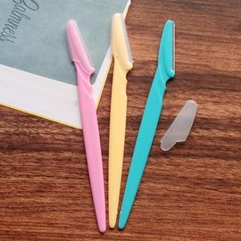 SellerHub Simple Home Portable Eyebrow Trimmer (S17406896) / 심플 가정용 휴대용 눈썹정리 눈썹칼 (S17406896)