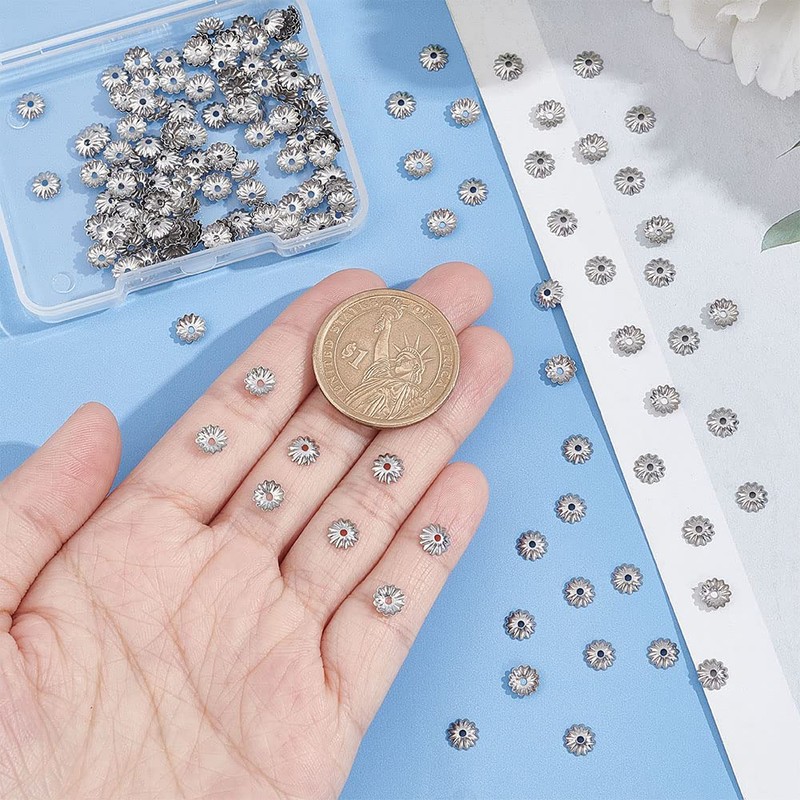 UNICRAFTALE 300個 長さ5.5mm 304ステンレススチール マルチペタルビーズキャップ 中空フラワーコーン メタル フィリグリー ビーズキャップ スペーサー