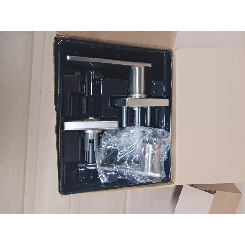 Kwikset Breton 405 Entry Door Handle with Lock and Key,