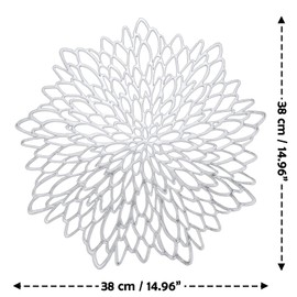 Neween Round Placemats Set of 6, 38 cm Washable Heat Resistant Round Table Mats, Hollow-Out PVC Place Mats for Dining/Kitchen Table, Restaurant, Party, Wedding (Silver)