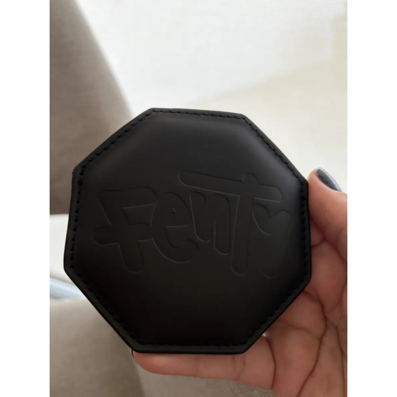 Fenty Beauty Mini Espejo Con Estuche Negro