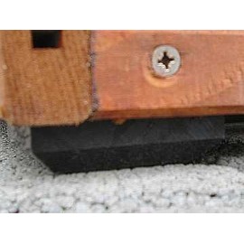 SunnyDeals Set of 4 beach chair gliders with screws, high-quality outdoor furniture gliders, robust sliding caps for heavy furniture, black, 6 x 6 x 1.5 cm, plastic gliders