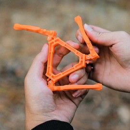 Orange Fuel Can Stabilizer for Camping Stoves,Mini Foldable Outdoor Camping Hiking Cooking Gas Tank Stove Stand,Stoves and Grills，Foldable Cartridge Canister Tripod Bracket for Hiking Camping Outdoor