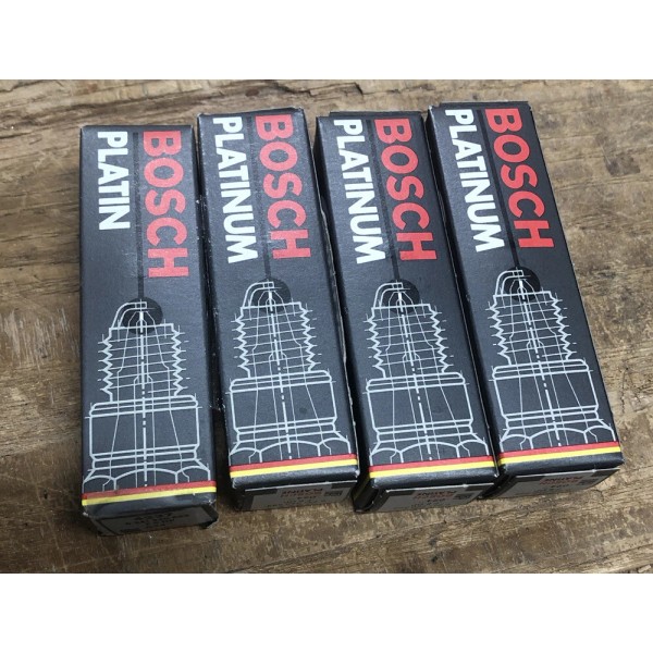 Beck/Arnley New Vintage Beck/Arnley Bosch Spark Plugs Set of 4