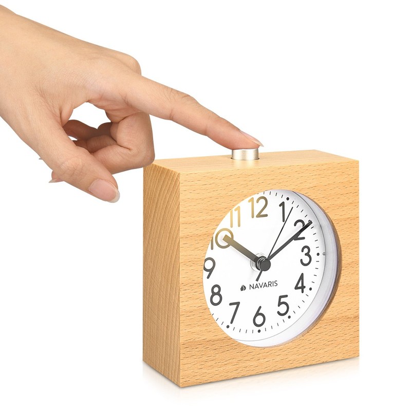 Navaris Analogue Wood Alarm Clock - Retro Table Clock with