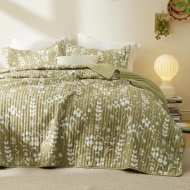 Bedsure Floral Quilt Set Queen - Reversible Olive Green Botanical Quilt Bedding Set, 3 Pieces Lightweight Bedspread, Soft Microfiber Coverlet Set with 2 Pillow Shams for All Seasons (90"x96")