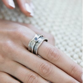 ENERGY STONE 925 Sterling Silver Fidget Ring | Women Silver Ring | Balance & Beauty with Labradorite | Blue Flash Labradorite | Teacher Stone | Bring Out the Best in Others | Centering | Size 8