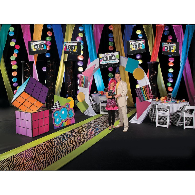 Fun Express 2 Piece 3D Magic Cube Stand up for