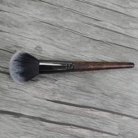 RN BEAUTY Makeup Brush Powder Brush Foundation Blush Bronzer Contour Face Blender Brush Professional Mineral Blending Buffing Kabuki Brushes Thick and Dense Soft Synthetic Fibers (Sandalwood)