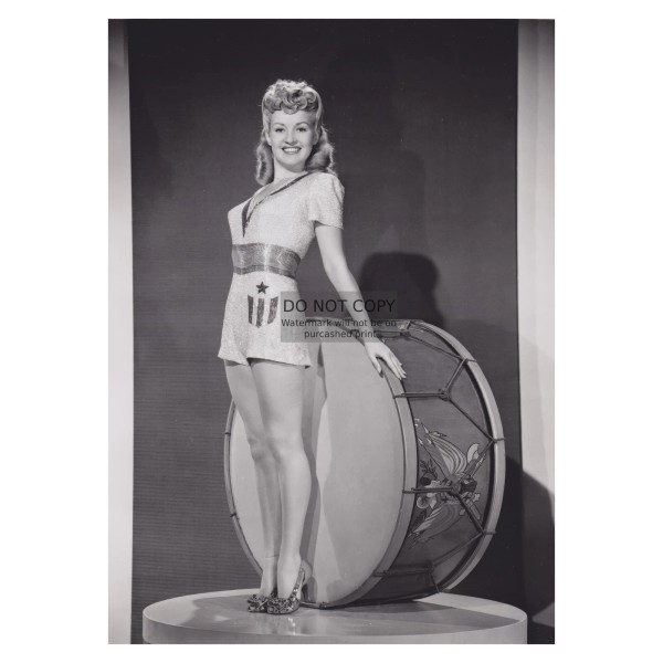 BETTY GRABLE IN U.S. ARMY YANK THE ARMY WEEKLY MAGAZINE