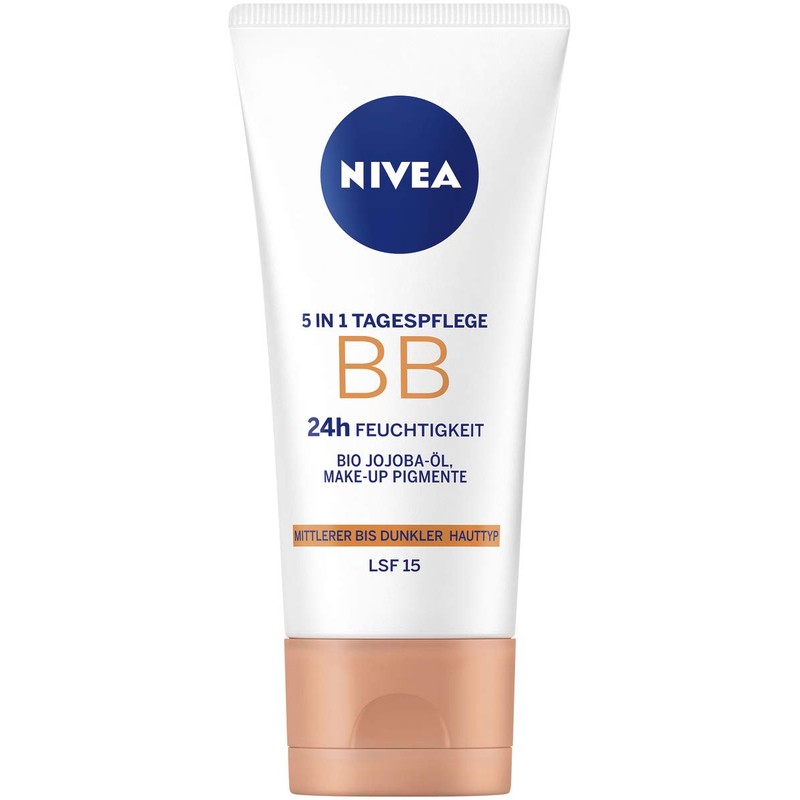 NIVEA 5in1 Tagespflege BB 24h Feuchtigkeit Mittlerer bis Dunkler Hauttyp,