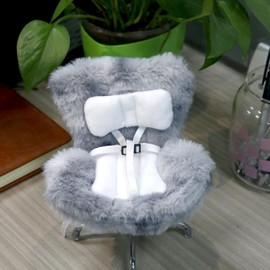 Doll Car Seat, Accessories for 10-17cm Dolls - Adjustable Safety Strap, Air Vent Clip & Desktop Stand, Soft Plush Cushion, Cute Car Ornament Gift for Collectors & Fans (Pebble Grey)