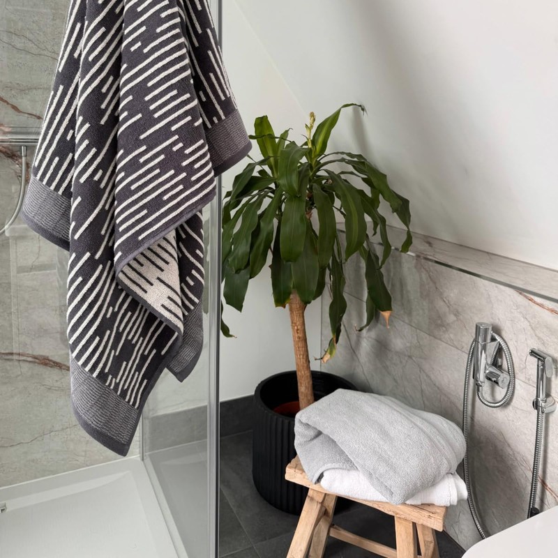 Allure Pack of 2 Barcode Stripe Bath Towels 70 x