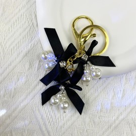 Xiaocmm Pearl Bow Keychain, Bow Gold Keychain Women's Keychain Accessories, Bow Pendant Keyring, for Girls Backpacks Handbags Purses Fashionable Women's Keyrings Car Key Chain Accessories (Black)
