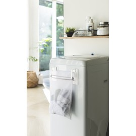 Yamazaki Industries Plate 3584 Magnet Washing Machine Side Laundry Net Hanger Plate, White, Approx. W 2.8 x D 2.4 x H 6.3 inches (7 x 6 x 16 cm)