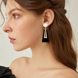 Hanavigar Vintage Geometry Hollow Gold Pearl Acrylic Lightweight Dangle Drop Earrings Bohemian Retro Black Trapezoid Stud Earrings For Women Jewelry Gifts (Black)