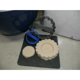 AJT CIRCLE CENTER LINZER JAM FILLED COOKIES SET OF 2 COOKIE CUTTERS USA PR1861