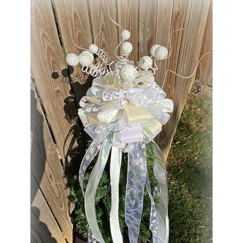 White Christmas Tree Topper - SIZE OF TREE: 6' -