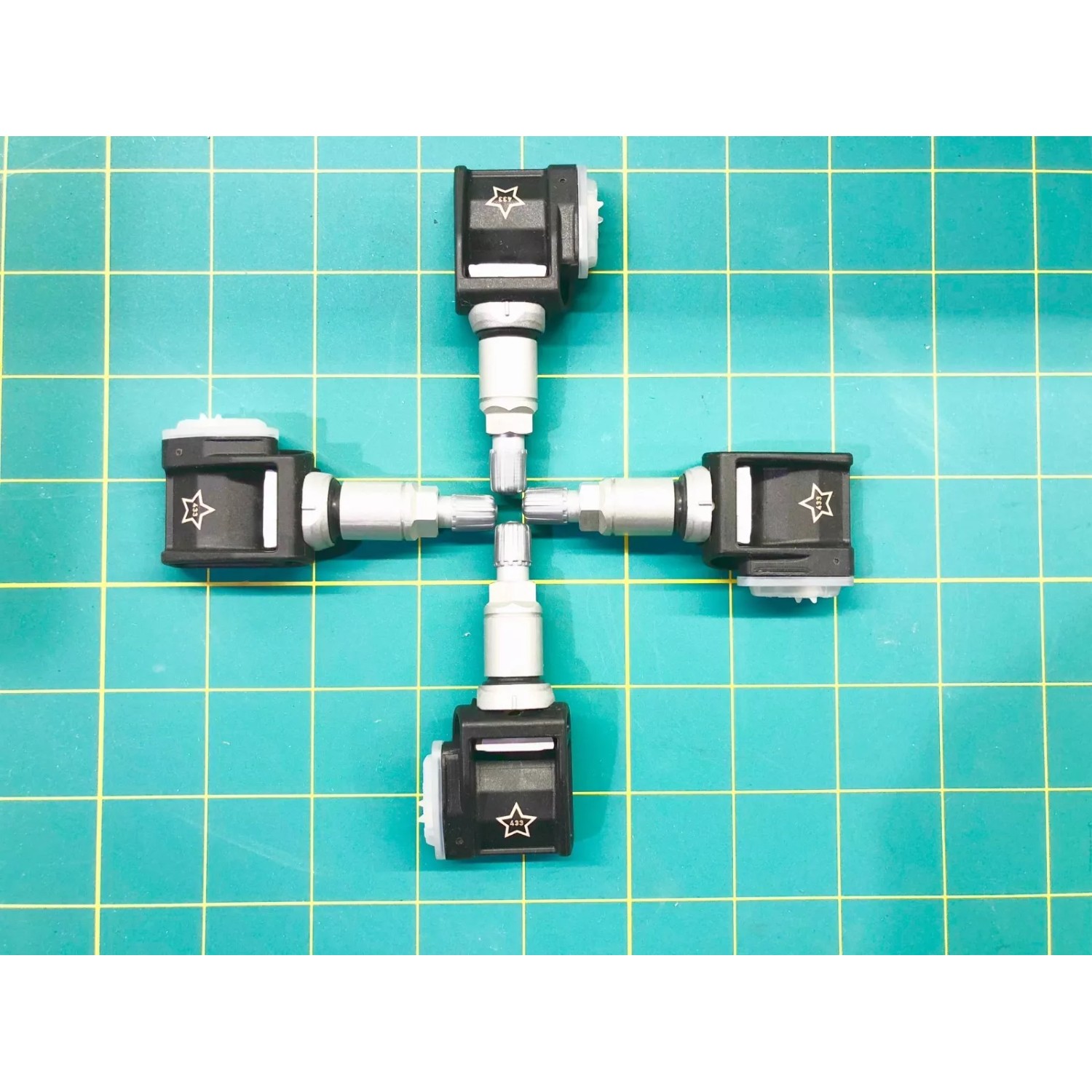 BMW Brand New Set of Four (4) OEM Genuine BMW TPMS G80 G82 M3 M4 2021 ...