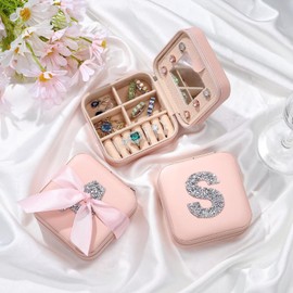 TINGN Kleine Schmuckschatulle mit Anfangsbuchstaben D und Zirkon Initiale Schmuckkästchen Travel Organizer Box Geschenke für Damen Mädchen Geschenke für Weihnachten Geburtstage Hochzeit Brautjungfer