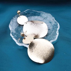 Allereya Vintage Circle Earrings Geometric Hammered Disc Dangle Earrings Large Geometric Stud Earrings Gold Disc Drop Earrings Jewelry for Women and Girls