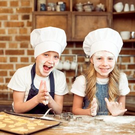 TRIXES Elasticated White Chef Hat – For Cooking & Baking in the Kitchen or Great Fancy Dress Piece - Pair with an Apron & Baking Accessories for a Novelty Chefs Costume – Hats for a Baker/Chef Uniform