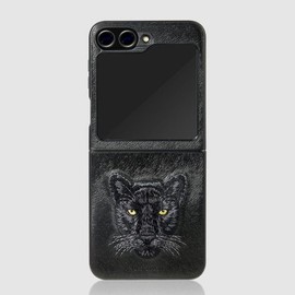 Design Skin (신세계김해점)( 갤럭시 Z플립6 ) 자수 바타입(비스트)-흑표범 ITM34827 (Shinsegae Gimhae Store) (Galaxy Z Flip 6) Embroidered Bat Type (Beast) - Black Leopard ITM34827