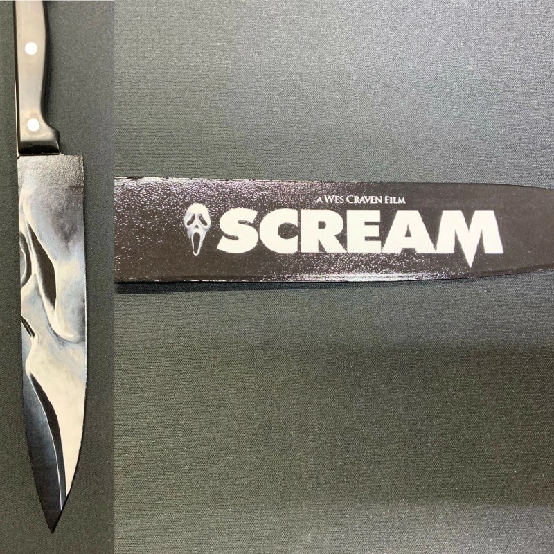 Scream Ghost Face Kitchen Knife With Laser Engraved Stand