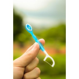 Pillo Cepillo de Dientes Mini desechable con pasta integrada - higiene bucal 4 en 1 - color Azul - kit de 20