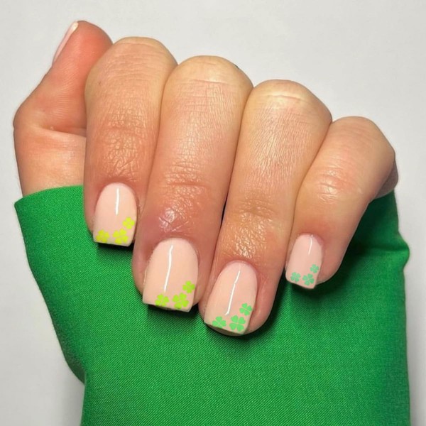 24Pcs St Patrick's Day Press on Nails Short Square Four