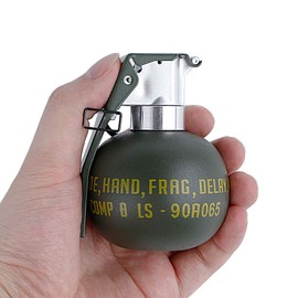 Disratw Airsoft Grenade Toy Plastic CS Hand Grenade Model Tactical Gear Accessories for Army Fans Cosplay Props CS Game(No Function) (M67)