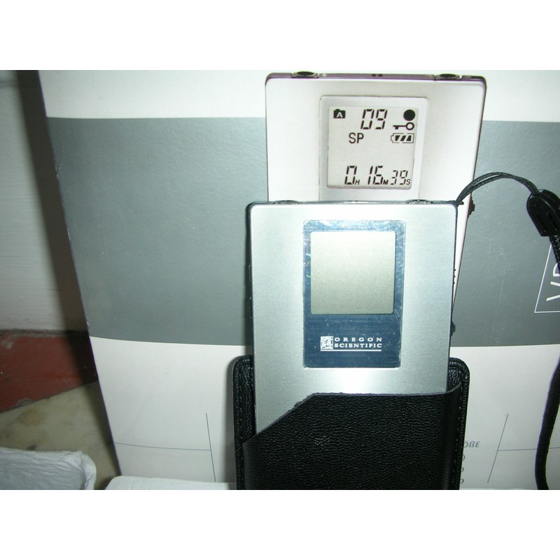 Oregon Scientific VR636 Credit Card Size Executive Voice Recorder with