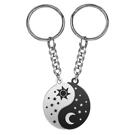Sun and Moon Keychains for Couples Gifts for Boyfriend and Girlfriend Birthday Christmas Anniversary Valentines Day Gifts for Women Men Matching Yin Yang Friendship Keychain for Best Friends BFF