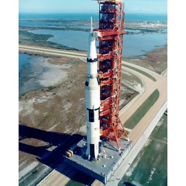 NASA APOLLO 17 SATURN V SPACE ROCKET AT LAUNCH PAD 8X10 PHOTOGRAPH REPRINT