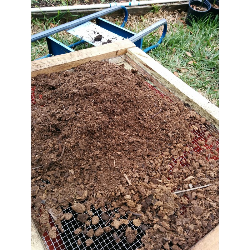 Soil Sifter, great for sifting soil, dirt, peat moss and