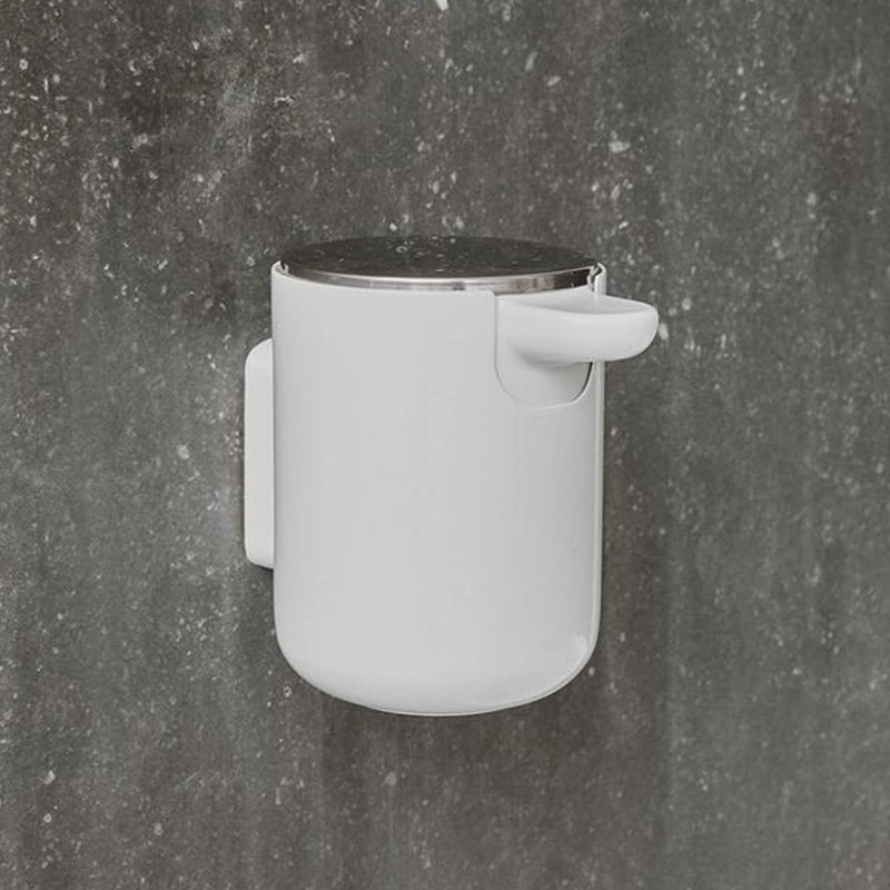 バスソープポンプ 壁