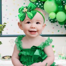 ONENINEDREAM St Patricks Baby Bows Green Shamrock Headbands Golden Sequin Bows St Patricks Day Elastic Hair Accessories Hairbands for Girls Infant Toddler Newborn