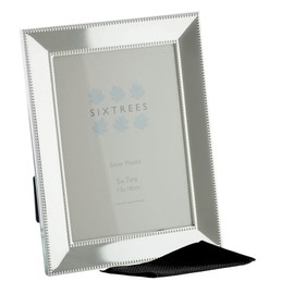 Sixtrees Jenkins Embossed Silver Plated 5 x 7 inch Photo Frame. Complete with Microfibre Polishing Cloth.