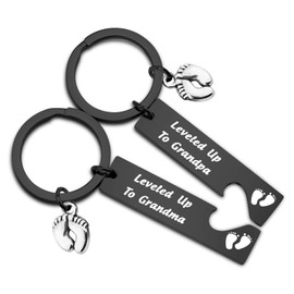 CENWA New Grandparents Gift Leveled Up to Grandma/Grandpa Keychain Set Grandparents to Be Grandchild Announcement Gifts Pregnancy Announcement Gift (Keychain Set black)