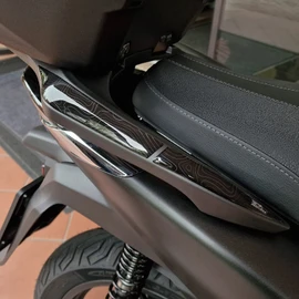 Resin Bike Motorcycle 3D Stickers Compatible with Honda SH125i SH 150 2020-2023. Passenger Handles Protections from Impact and Scratches. Resin Stickers - Gadget Moto