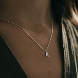FISSEN JEWELRY Silver Letter Necklace for Women Dainty Silver Initial Necklaces for Women Trendy Initial Choker Necklaces Minimalist Silver Necklace for Women