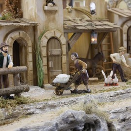 FADEDA Servant for Wheelbarrows, Height: 10 cm, Hand-painted, Detailed Nativity Scene Figures, Christmas Table Decoration, Nativity Accessories