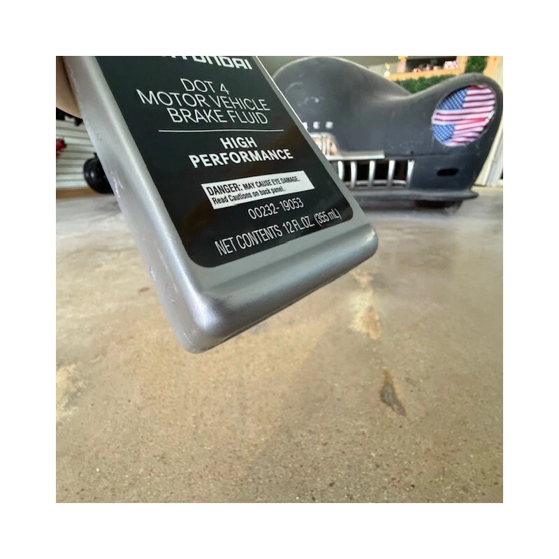 GENUINE Hyundai Brake Fluid DOT 3 - 12 fl. oz.