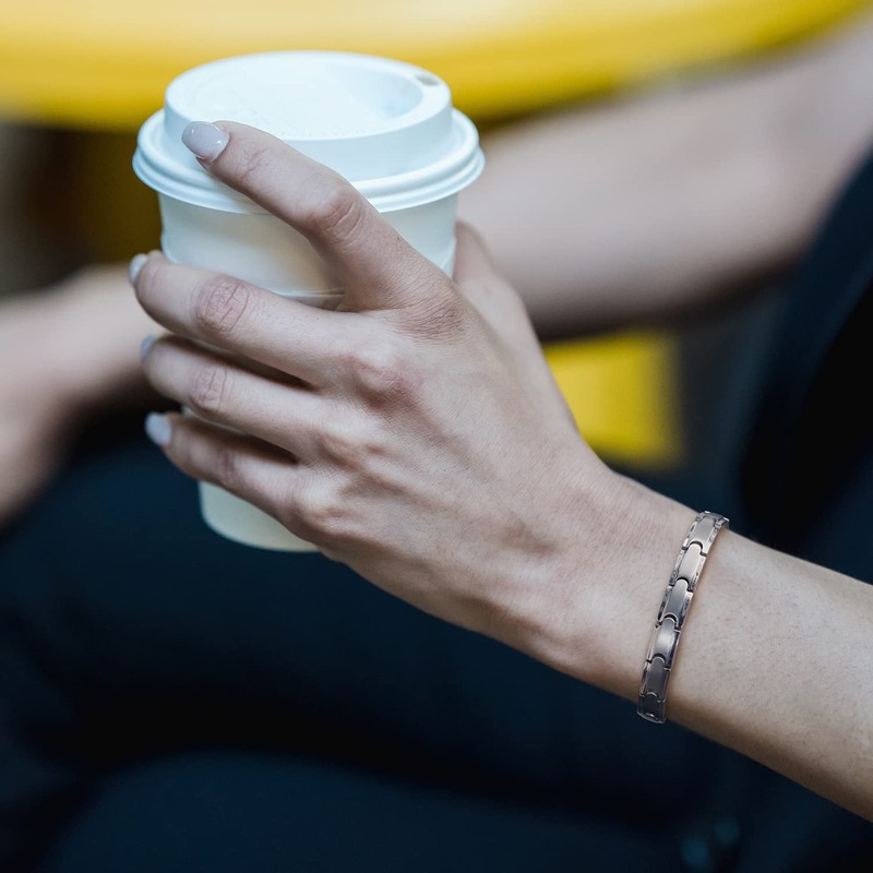 RainSo Strong Therapeutic Magnetic Bracelet for Women Made of Titanium