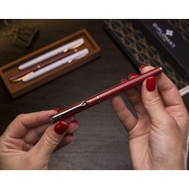 Diplomat Traveller Dark Red Fountain Pen Set, Metal Fountain Pen Set with Leather Pen Case, Royal Blue Writing Ink and Ink Converter, Fountain Pen with Stainless Steel Nib Size M