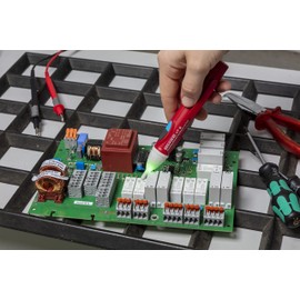 BENNING VT 2 Non-Contact Phase and Magnetic Field Tester (Voltage Measurement Range 12 V / 200 V - 1000 V AC, Phase Tester for Sockets / Cable Reel etc.) 44055