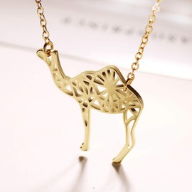 NOUMANDA Fashion Origami Camel Necklace Simple Hollow Animal Frames Beautiful Pendant (Rose Gold)